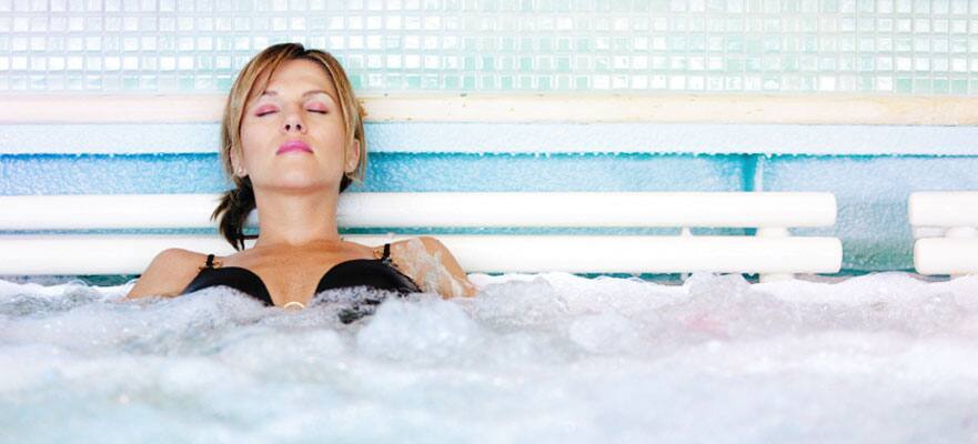 Jewel-hot-tub-modal - America's Best Group Cruises