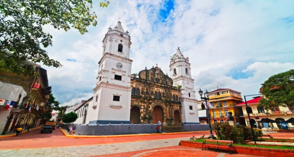 Cristobal Panama AdobeStock 186440239 600x320